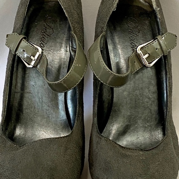 Delicious Gray Suede Platform Stiletto Heels 9 - Picture 4 of 16